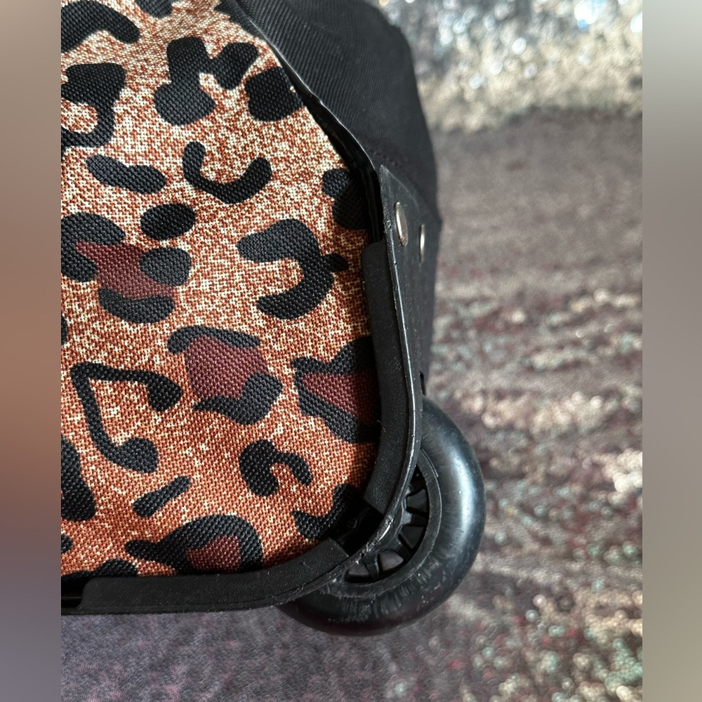 DEJUNO Large Cheetah Stripes Carry On Travel Bag Suitcase - Picture 7 of 16